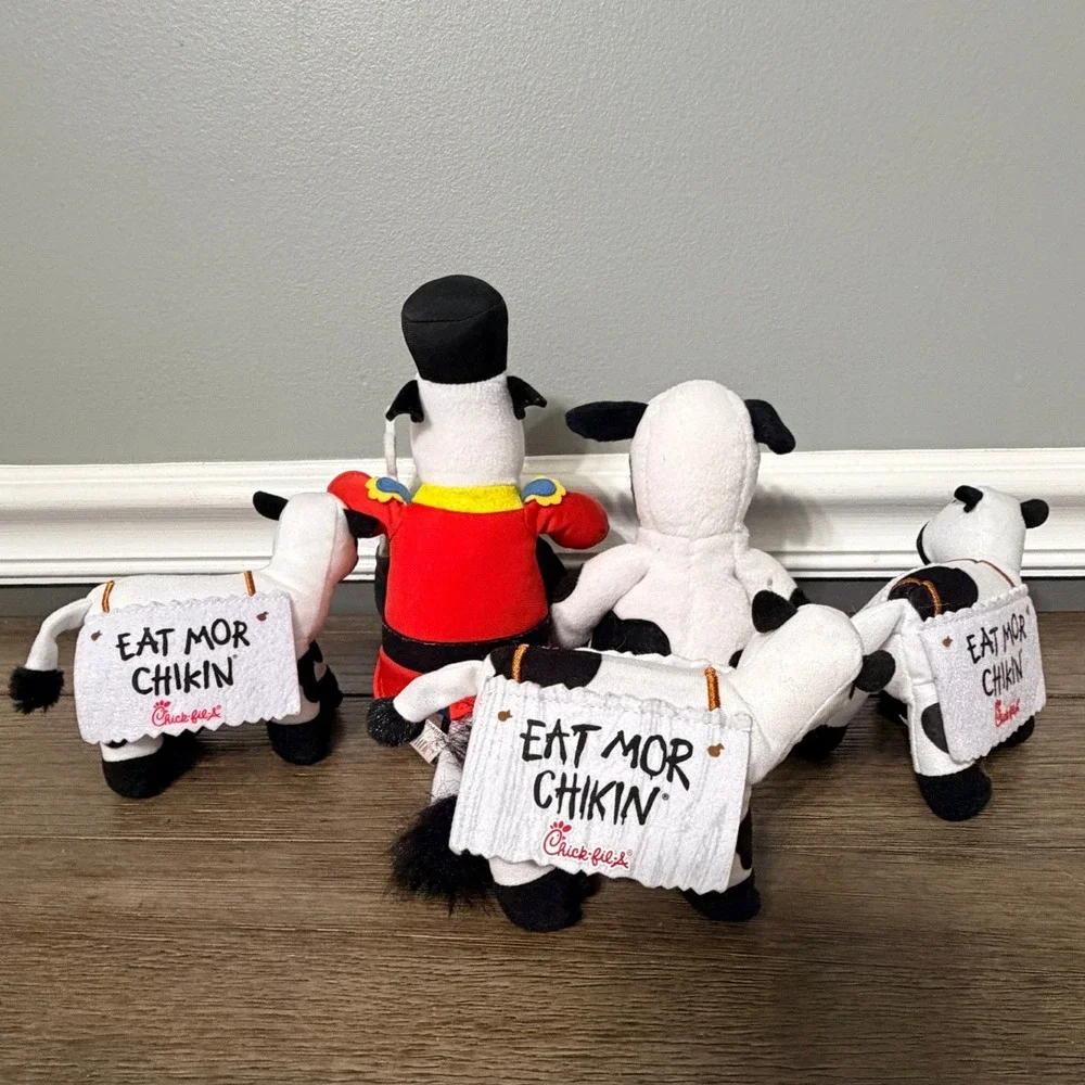 Chick-fil-A Plush Cow Lot Eat Mor Chikin Advertising Mascots Nutcracker 5pc Set